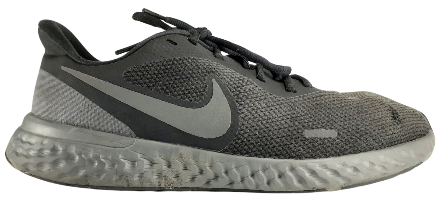 Nike Revolution 5