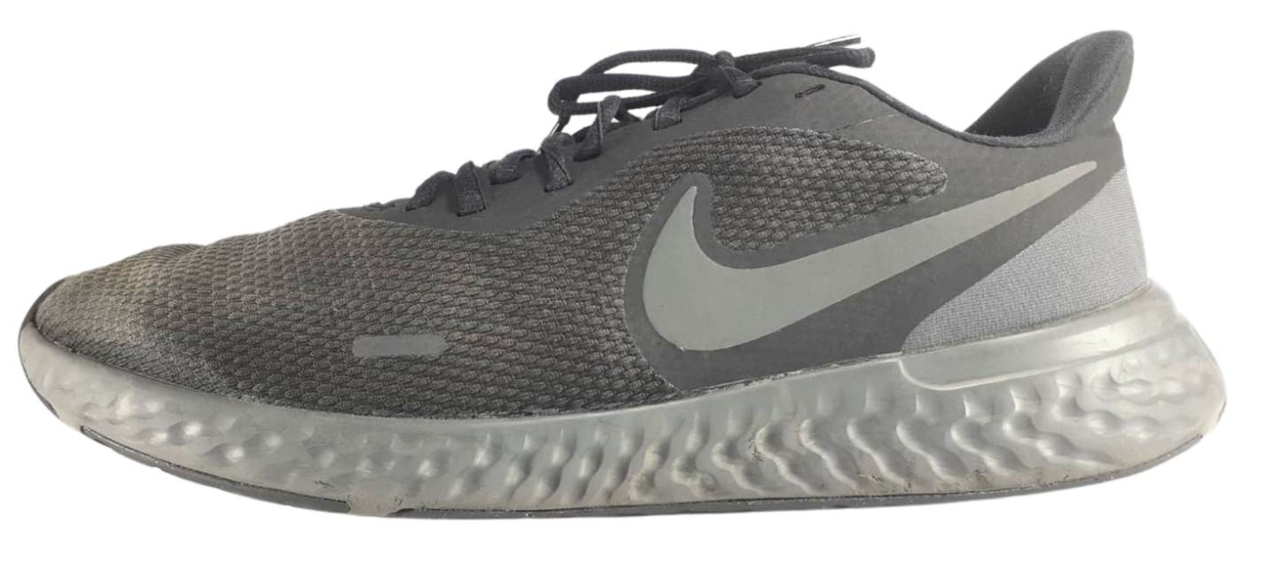 Nike Revolution 5
