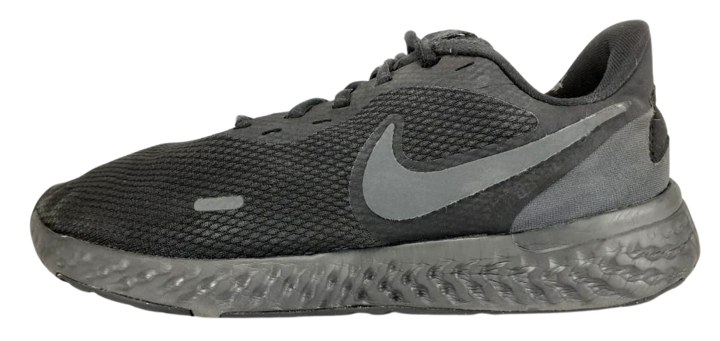 Nike Revolution 5 (video attached)