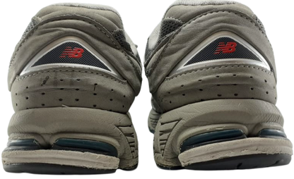 New Balance 2002r