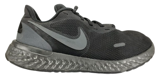 Nike Revolution 5 (video attached)