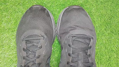 Nike Revolution 5 (video attached)