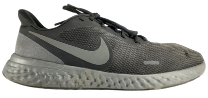Nike Revolution 5